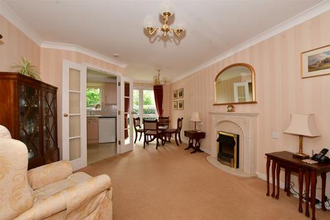 2 bedroom ground floor flat for sale, London Road, Redhill, Surrey