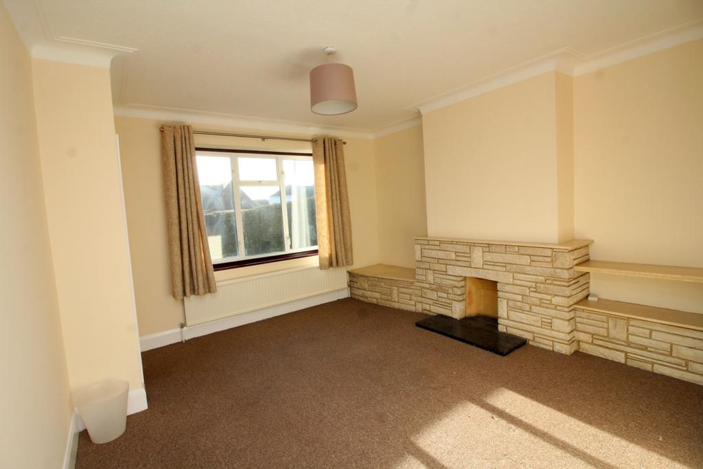 62 Bond Street, Englefield Green, Egham 4 bed end of terrace house £
