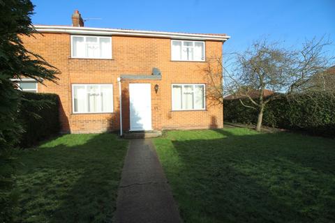 4 bedroom end of terrace house to rent, Bond Street Englefield Green, Surrey, TW20 0PX