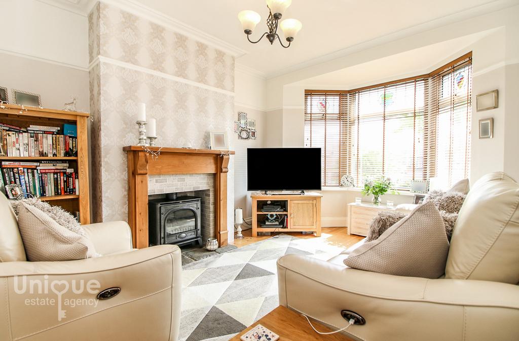 Devon Avenue, Fleetwood, FY7 3 bed semidetached house £184,950