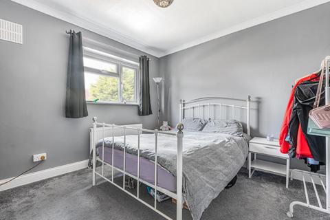14 The Knole, London, SE9 3DR