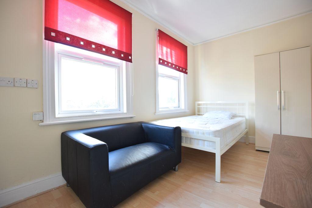 Studio Room