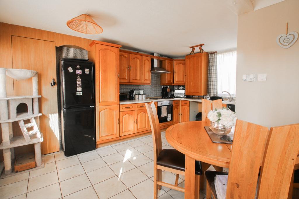 Stroud Crescent West, Bransholme, Hull, East Yorkshire, HU7 2 bed