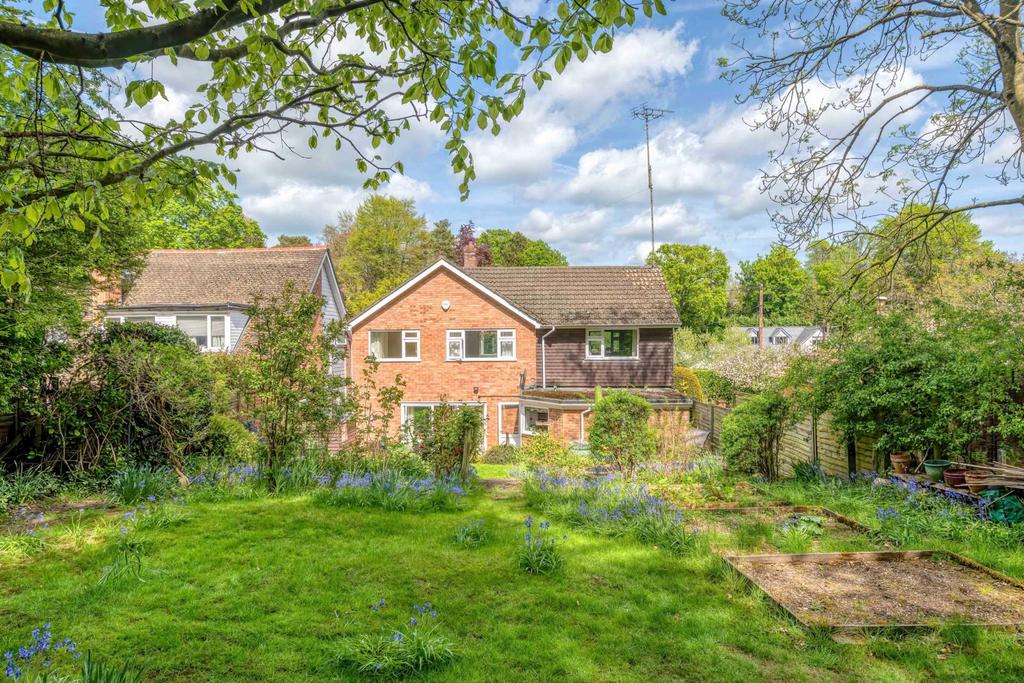 Shiplake Bottom, Henley On Thames 4 bed detached house £765,000