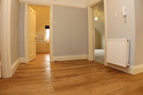 2 bedroom flat to rent, Harpenden Road, St Albans, AL3