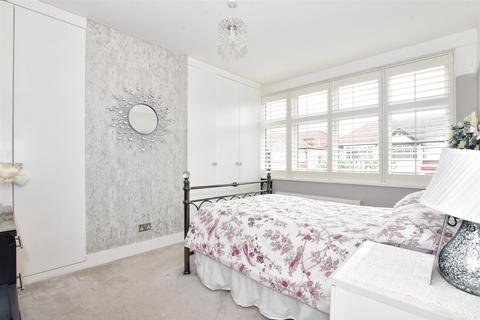 123 Cherrydown Avenue, London, E4 8DX