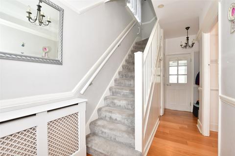 123 Cherrydown Avenue, London, E4 8DX