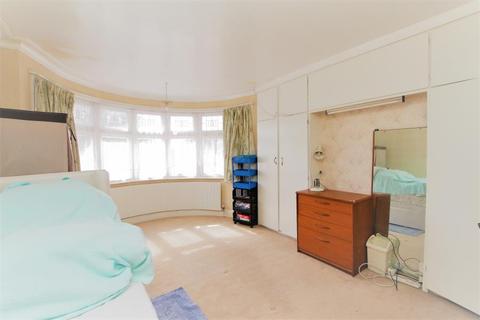 2 Shaftesbury Avenue, Kenton, Harrow, HA3 0QX