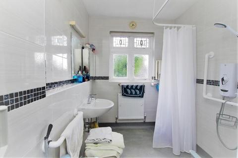 2 Shaftesbury Avenue, Kenton, Harrow, HA3 0QX
