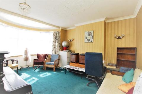 2 Shaftesbury Avenue, Kenton, Harrow, HA3 0QX
