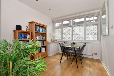 41 Lower Road, Kenley, CR8 5NH