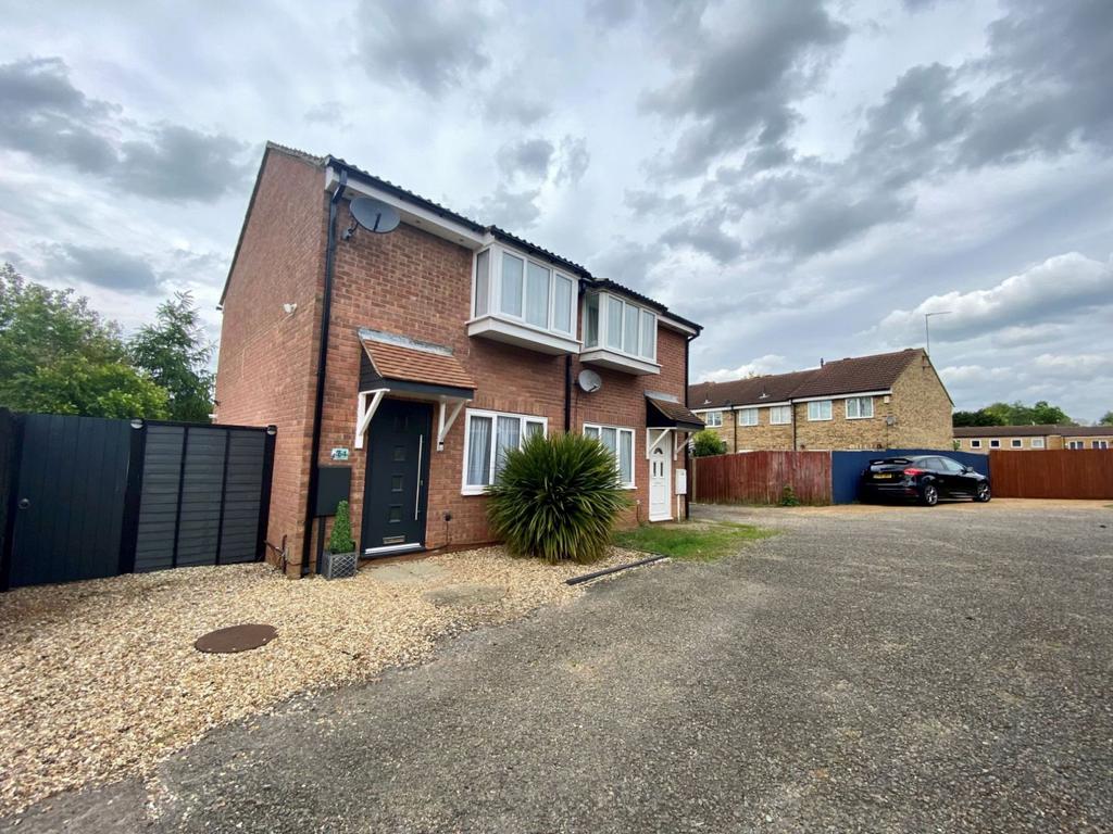 Dore Close, The Maltings, Northampton... 2 bed semidetached house £