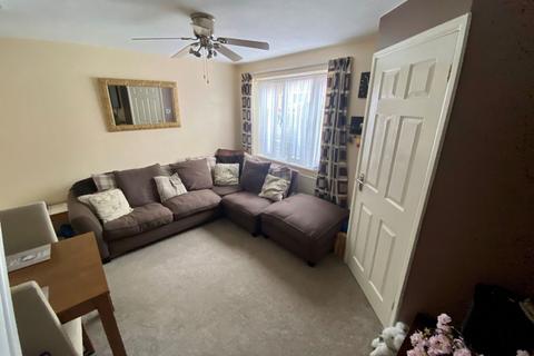 64 Dore Close, Northampton, NN3 8NJ