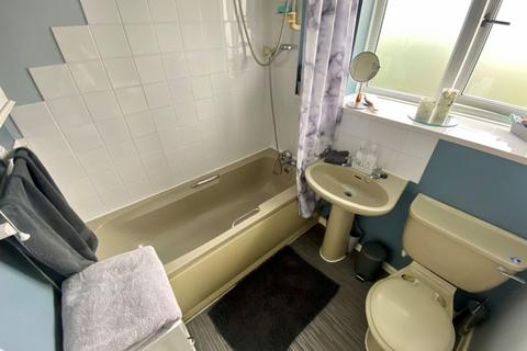 64 Dore Close, Northampton, NN3 8NJ
