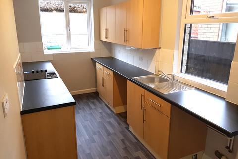 2 bedroom terraced house to rent - Cyril Avenue, Nottingham NG8