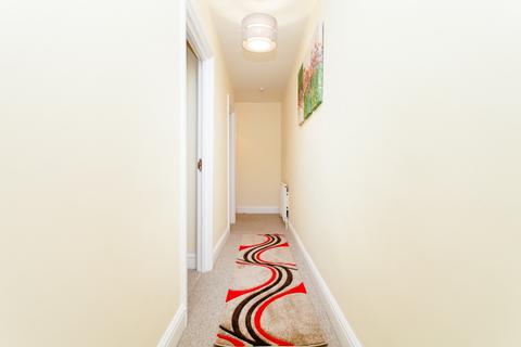 2 bedroom apartment to rent, High Road, Seven Sisters, London N15