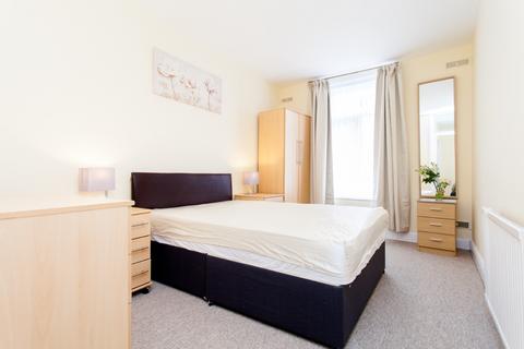 2 bedroom apartment to rent, High Road, Seven Sisters, London N15