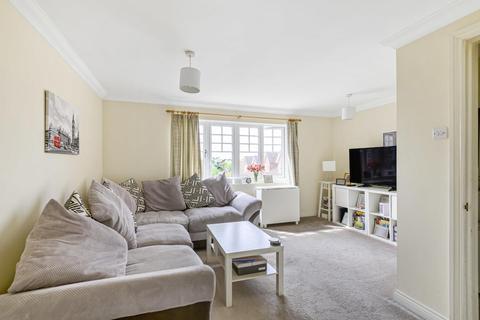 2 bedroom flat for sale - Fawcett Close, Streatham
