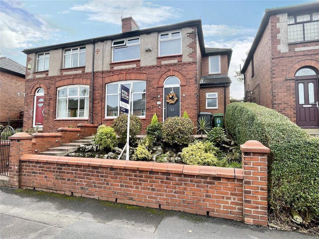 Springfield Lane, Thornham, Royton, Oldham, OL2 4 bed semidetached