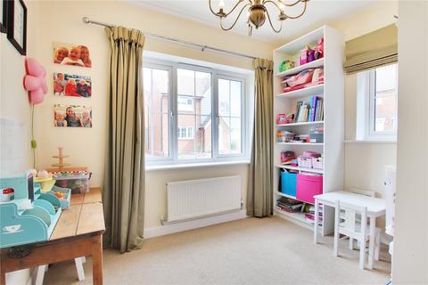 8 Ightham Close, Longfield, DA3 7AW