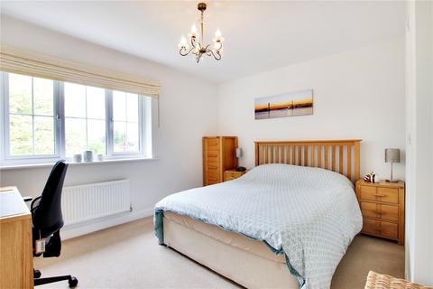 8 Ightham Close, Longfield, DA3 7AW
