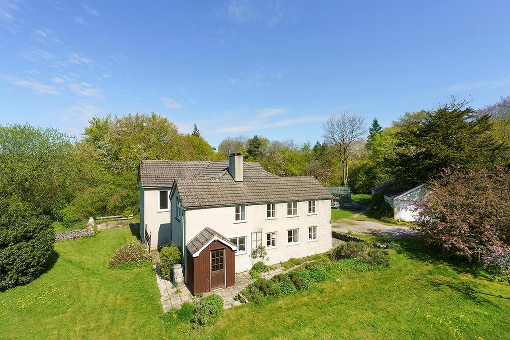 Tidenham Chase, Chepstow, Gloucestershire, NP16 5 bed detached house