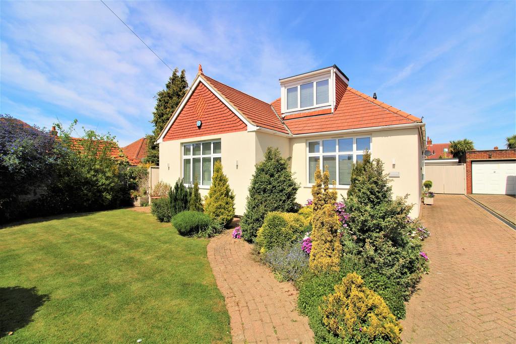 Dorcis Avenue, Bexleyheath, Kent, DA7... 4 bed detached bungalow £800,000