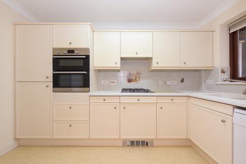 9 Osprey Close, Fetcham, Leatherhead, KT22 9XL