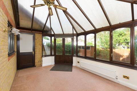9 Osprey Close, Fetcham, Leatherhead, KT22 9XL
