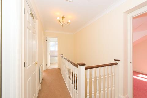 9 Osprey Close, Fetcham, Leatherhead, KT22 9XL