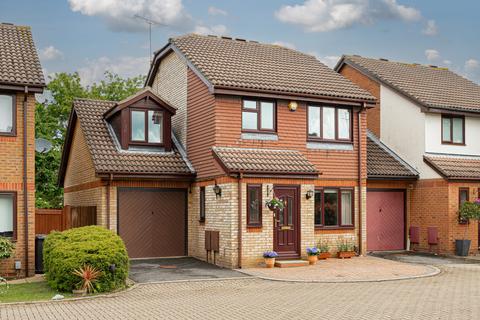 9 Osprey Close, Fetcham, Leatherhead, KT22 9XL