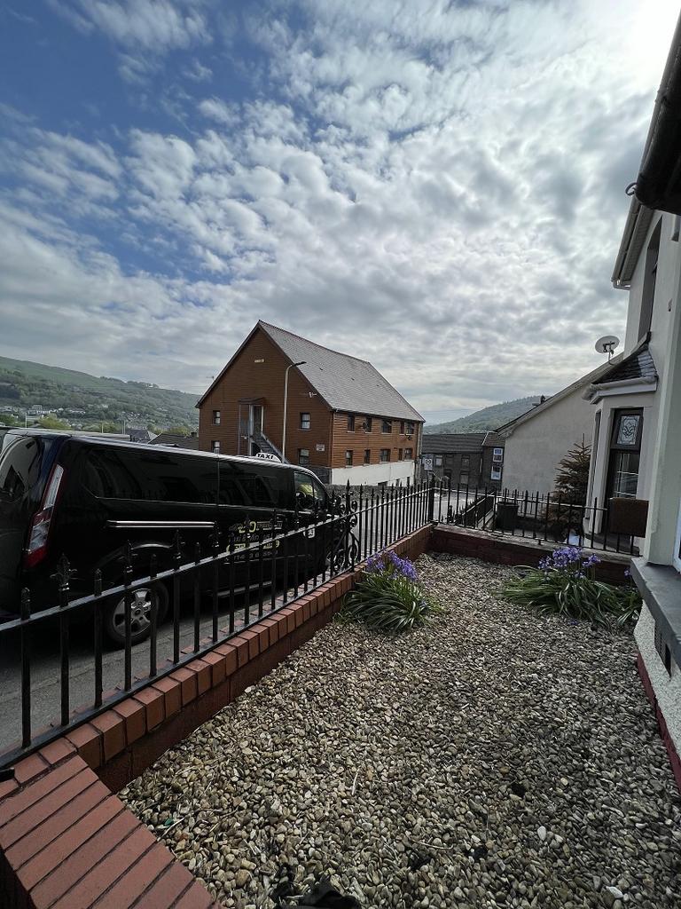Catherine Crescent, Porth, Rhondda, Cynon, Taff. CF39 9HB 4 bed