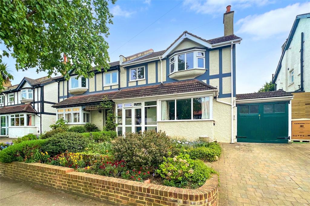 Montagu Gardens, Wallington, SM6 4 bed semidetached house £700,000