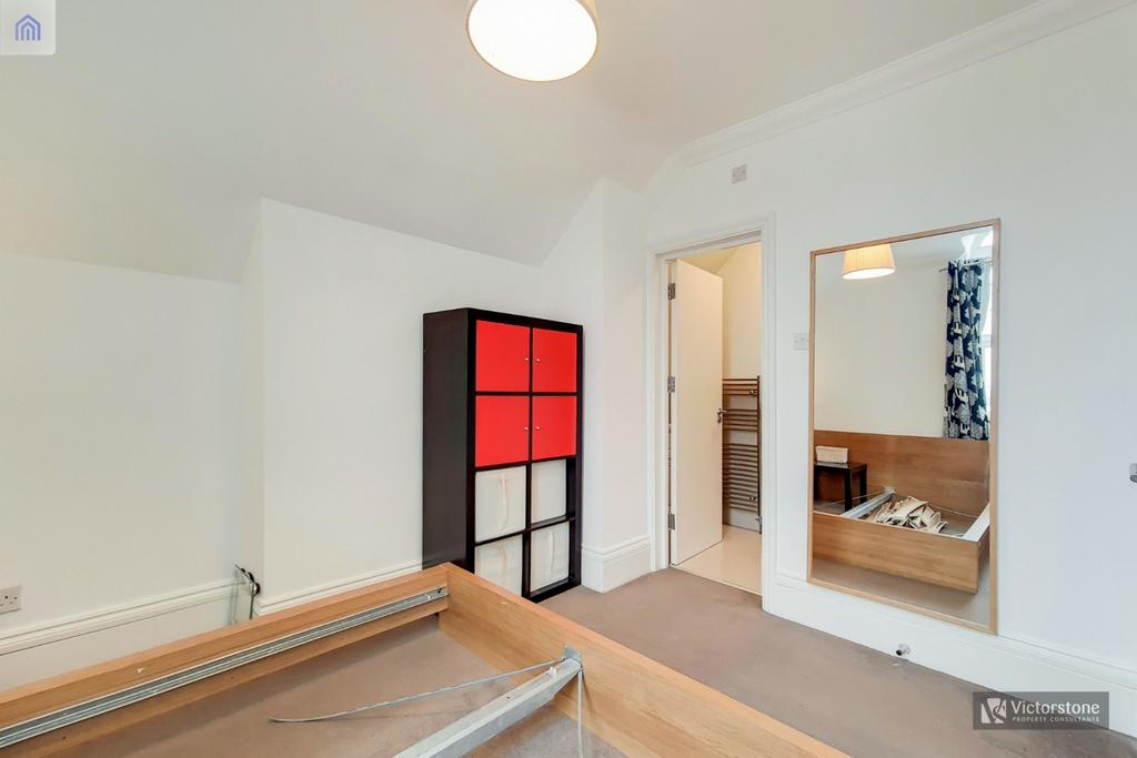 Apartment in London - View 5