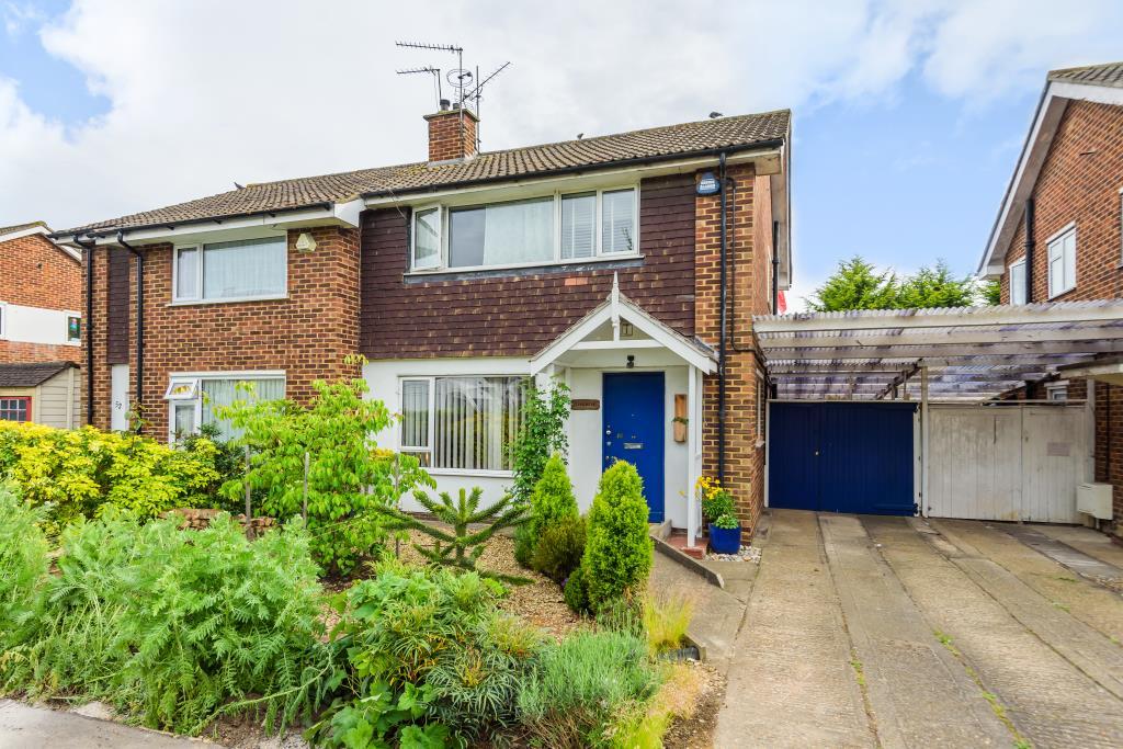 Langley, Berkshire, SL3 3 bed semidetached house for sale £500,000