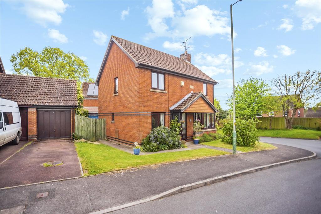 Broomcroft Road, Pewsey, Wiltshire, SN9 4 bed detached house for sale