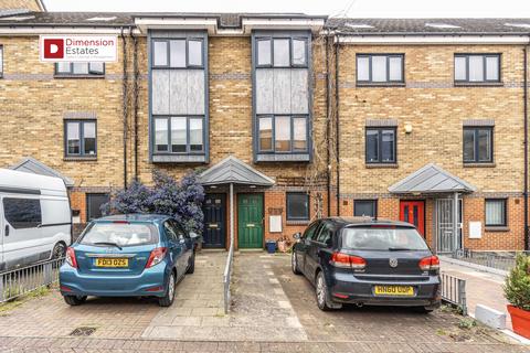 4 bedroom terraced house to rent - Monteagle Way, Hackney Downs, Hackney E5