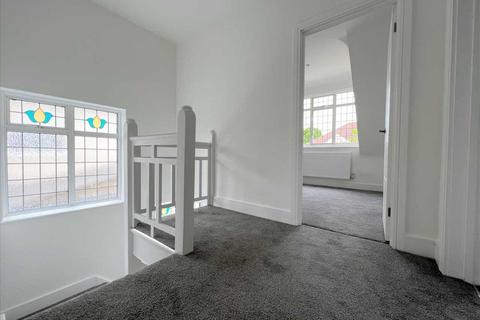 38 Wickham Avenue, Shirley, Croydon, CR0 8TY