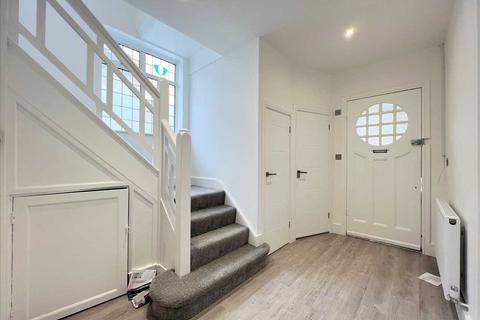 38 Wickham Avenue, Shirley, Croydon, CR0 8TY