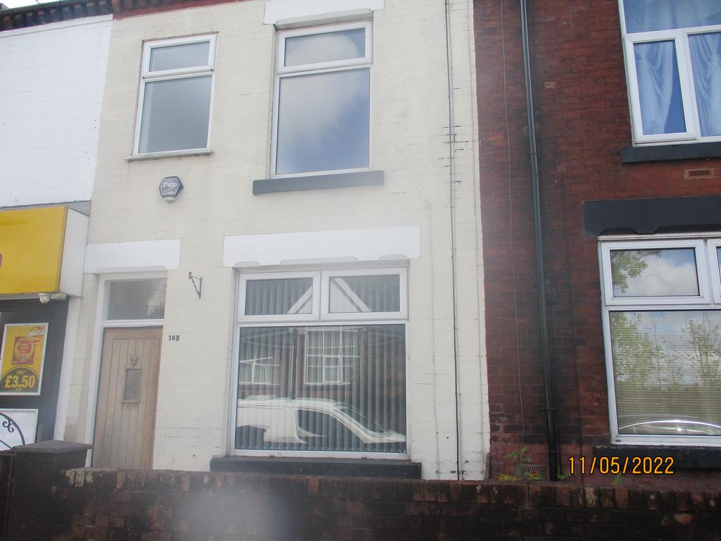 Plodder Lane, Farnworth BL4 3 bed terraced house £850 pcm (£196 pw)