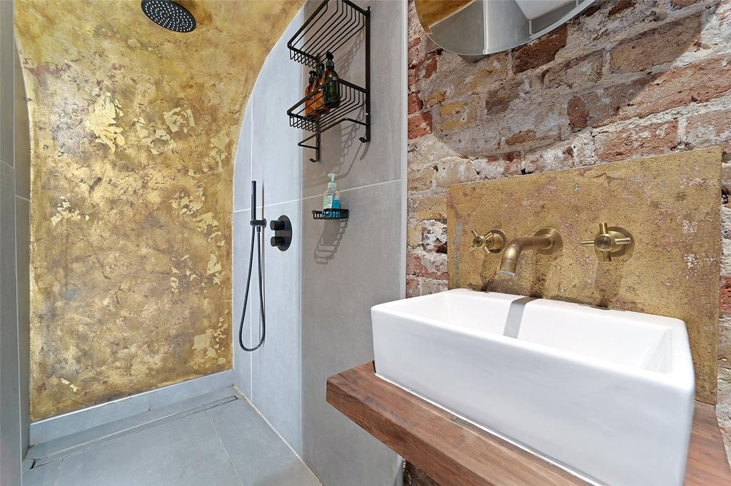 En Suite Shower