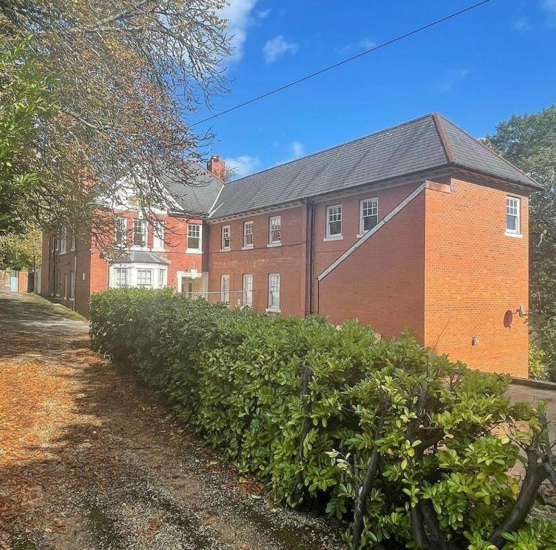 59 Fields Park Road, Newport, NP20 5BH Detached house £850,000