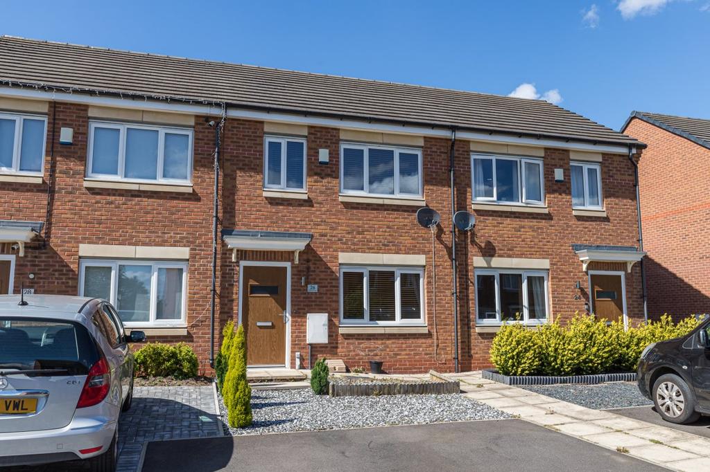 Kelbrook Grove, 2 bed terraced house £695 pcm (£160 pw)