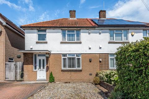 1 Bryan Close, Sunbury-on-thames, TW16 7UA