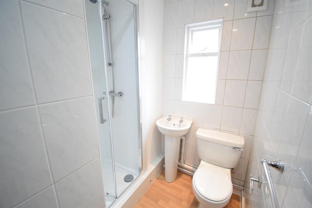 Shower+room