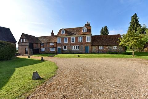 5 bedroom equestrian property to rent - Bullocks Farm Lane, West Wycombe, High Wycombe, Buckinghamshire, HP14