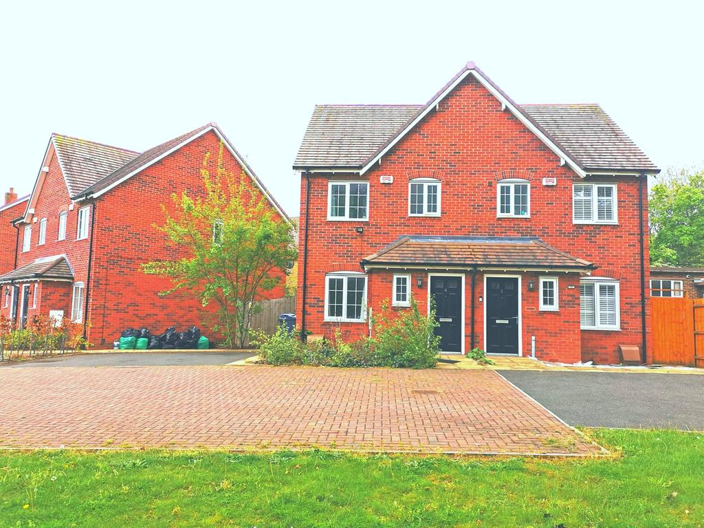 Centurion Way, Selly Oak B29 2 bed semidetached house £1,150 pcm (£