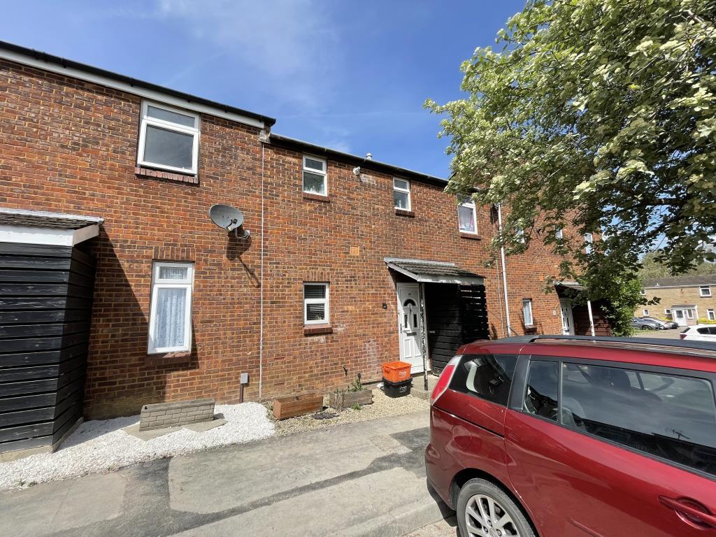 Edington Close, SN5, SN5 3 bed terraced house £1,100 pcm (£254 pw)