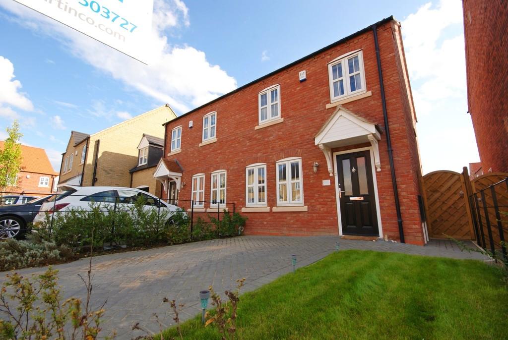 Rutland Avenue, Waddington, Lincoln 3 bed semidetached house £775 pcm (£179 pw)