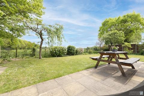 6 Birch Close, Little Melton, Norwich, NR9 3QX
